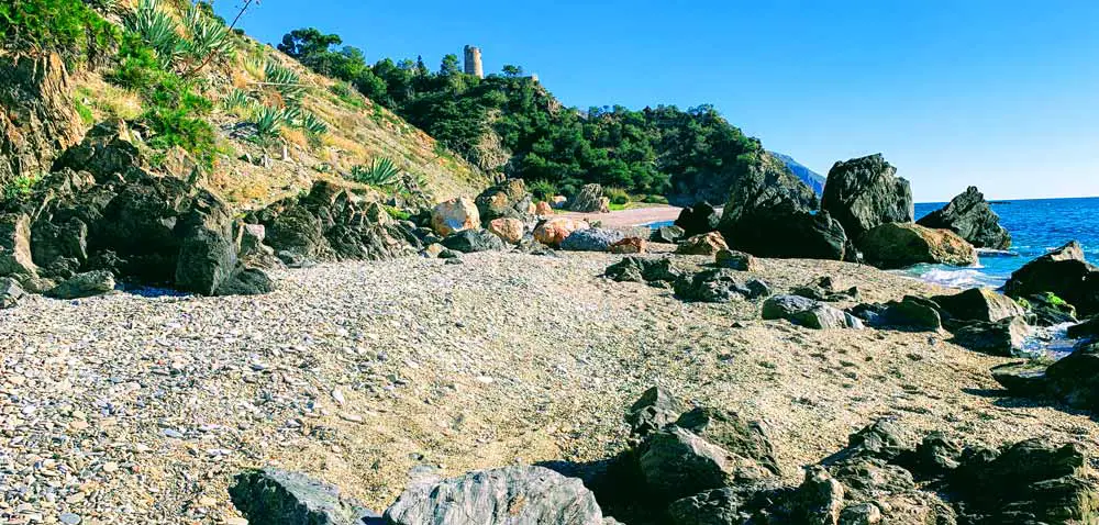 Calas del Pino, Maro