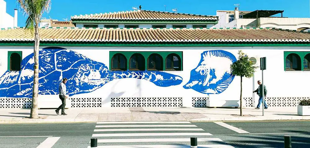 Shopping in the Old Town of La Herradura